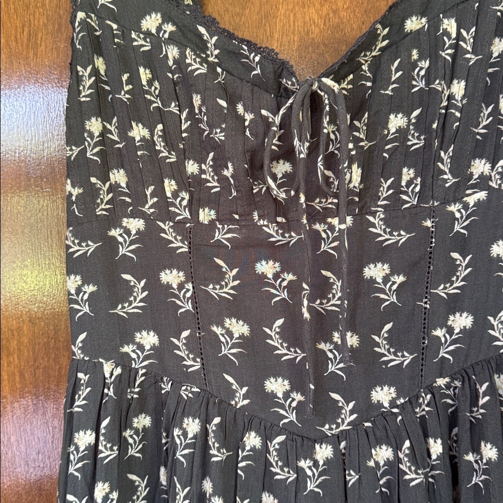 American Eagle Outfitters Grey Floral Tie-Front Maxi Dress - Picture 3 of 4